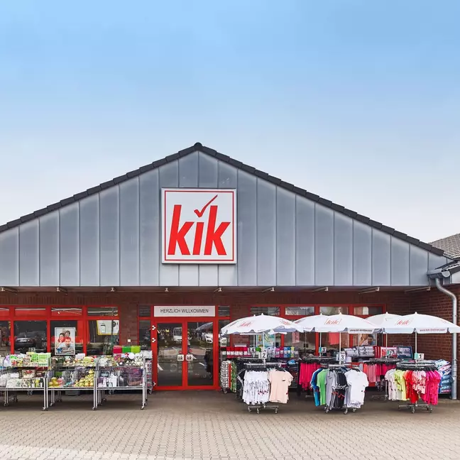 Vista esterna di una delle oltre 4.200 filiali KiK presenti in tutta Europa